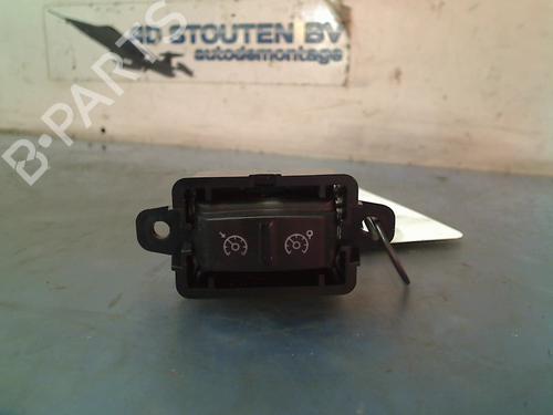 Used Switch RENAULT MEGANE IV Hatchback (B9A/M/N_) 1.5 dCi 110 (B9A3) (110 hp) 13127060