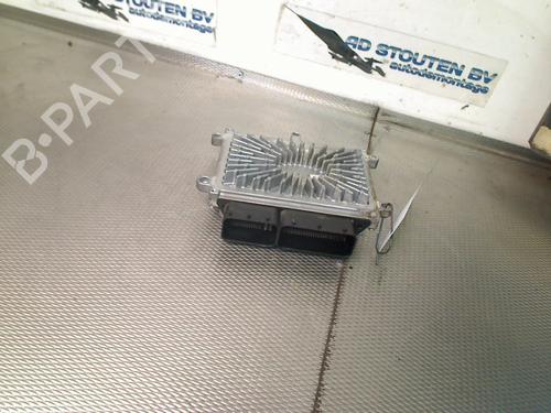 Used Engine control unit (ECU) VOLVO V50 (545) 2.4 (140 hp) 25737006
