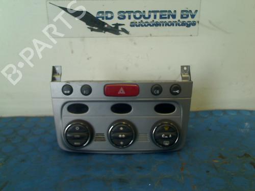 AC Styreenhet / Manøvreringsenhet ALFA ROMEO 147 (937_) 1.6 16V T.SPARK ECO (937.AXA1A, 937.BXA1A) (105 hp) 11263324