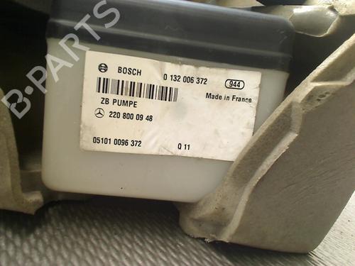 Used Auxiliary water pump Auxiliary water pump MERCEDES-BENZ S-CLASS (W220, V220) S 320 CDI (220.025, 220.125) (204 hp) 33840110 33840110