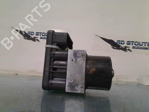 Used ABS pump VOLVO V50 (545) 1.6 D (110 hp) 13657184