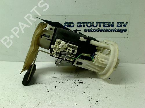 Used Fuel pump HYUNDAI SANTA FÉ I (SM) 2.4 16V 4x4 (146 hp) 11257610