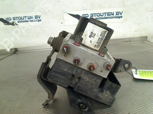 Używane Pompa ABS SUZUKI SWIFT III (MZ, EZ) 1.3 (RS413, ZC11S) (92 hp) 29965384