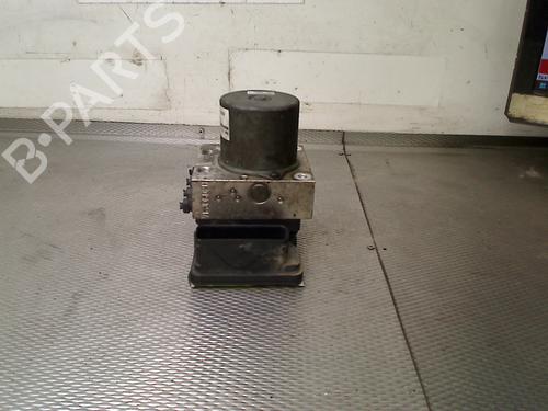 Used ABS pump HYUNDAI ix35 (LM, EL, ELH) 2.0 CRDi 4WD (136 hp) 30622054