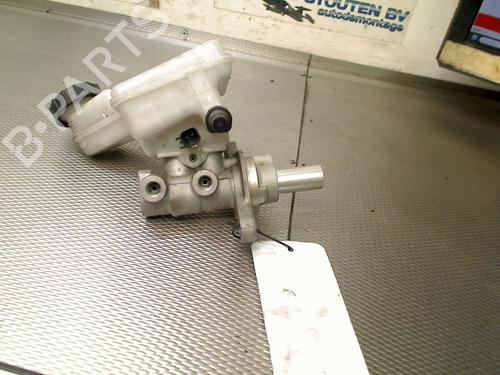 Used Brake master cylinder FORD FIESTA VII (HJ, HF) 1.0 EcoBoost (101 hp) 29932689