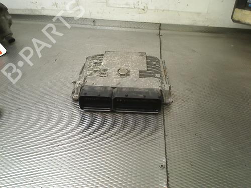 Used Engine control unit (ECU) VW GOLF VI (5K1) 1.2 TSI (105 hp) 31966064