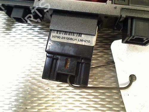 Warning switch HYUNDAI ix35 (LM, EL, ELH) 2.0 | BP39961105I22 - Image 4