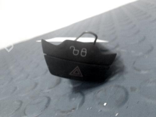Used Warning switch FORD TRANSIT COURIER B460 Box Body/MPV 1.5 TDCi (75 hp) 13637826