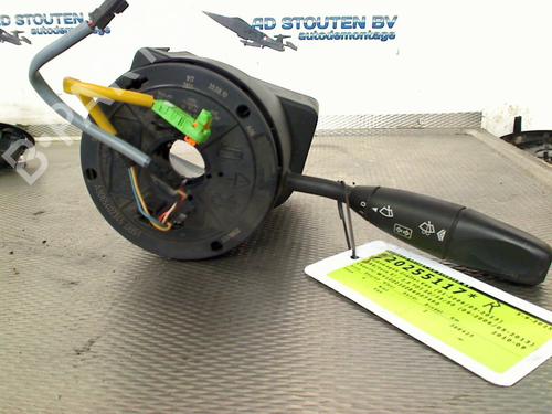 Commodo Essuie Glace / Phare VW CRAFTER 30-50 Van (2E_) 2.5 TDI (109 hp) 31942176