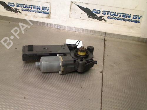 Used Left front window motor RENAULT MEGANE III Grandtour (KZ0/1) 2.0 TCe (KZ0K, KZ1T) (180 hp) 28624951