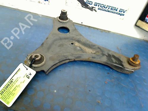 Used Right front suspension arm RENAULT TWINGO III (BCM_, BCA_) 0.9 TCe 110 (109 hp) 18261540