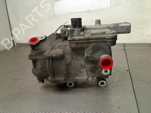 Used AC compressor TOYOTA YARIS (_P13_) 1.5 Hybrid (NHP130_, NHP130) (101 hp) 32311804