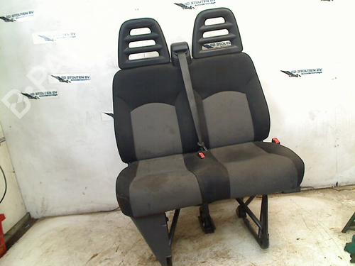 Used Right front seat Right front seat IVECO DAILY V Van 29S13, 29L13, 35C13, 35S13, 40C13, 40S13 (126 hp) 33245307 33245307