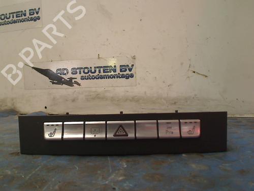 Used Warning switch MERCEDES-BENZ CLS (C218) CLS 350 CDI / d (218.323) (265 hp) 13616357