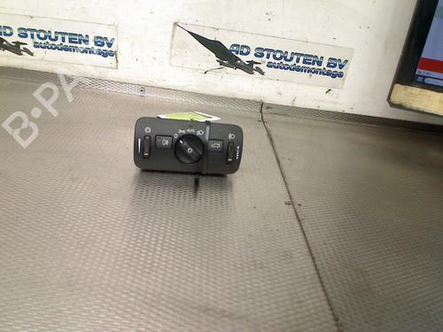 Forlygtekontakt Forlygtekontakt VOLVO V40 Hatchback (525) D4 (190 hp) 33735875 33735875