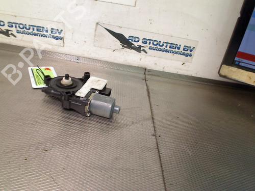 Motore alzacristalli posteriore destro SEAT LEON ST (5F8) 1.6 TDI (110 hp) 30888135