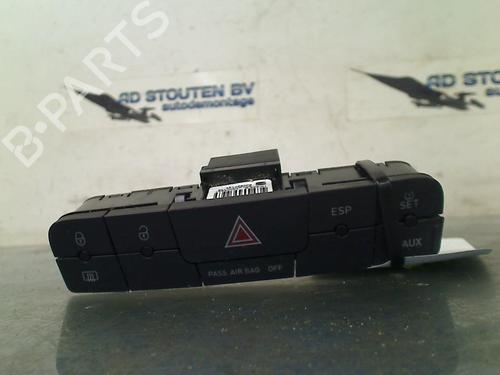 Used Warning switch Warning switch SEAT IBIZA IV (6J5, 6P1) 1.2 TDI (75 hp) 36218640 36218640