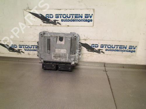 Used Engine control unit (ECU) Engine control unit (ECU) FORD FOCUS III Turnier 1.0 EcoBoost (125 hp) 33687057 33687057