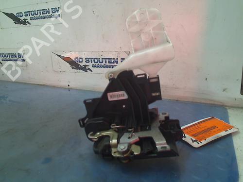 Used Front right lock VW CADDY III Box Body/MPV (2KA, 2KH, 2CA, 2CH) 2.0 SDI (70 hp) 13124737
