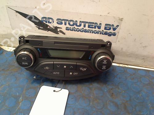 Used Climate control TOYOTA YARIS (_P13_) 1.3 (NSP130_, NSP130) (99 hp) 11263578