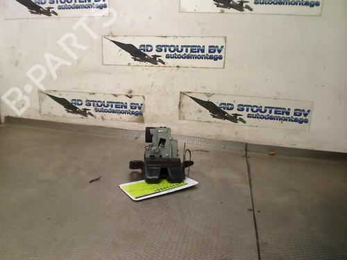 Używane Zamek klapy tylnej / bagażnika KIA VENGA (YN) 1.4 CVVT (90 hp) 30747692