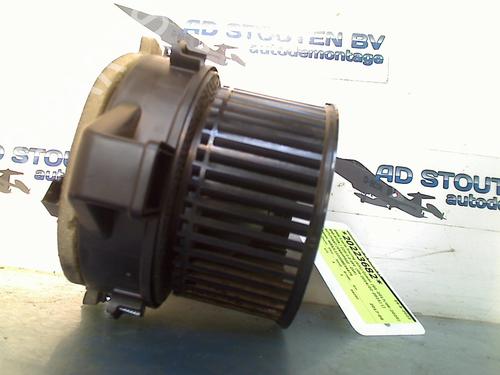 Heater blower motor BMW 5 Touring (G31) 520 i | BP13580388M62 