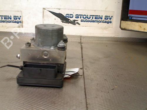 Used ABS pump MERCEDES-BENZ GLA-CLASS (X156) GLA 180 (156.942) (122 hp) 28530043