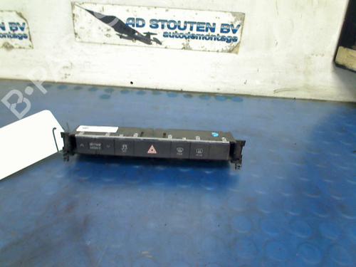 warning-switch-audi-e-tron-gen-2018-36159833 main image