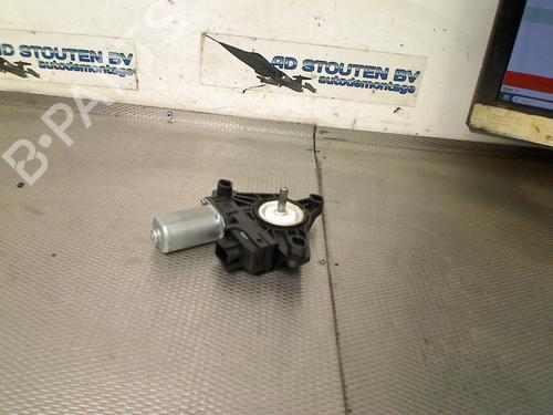 Used Right rear window motor Right rear window motor MERCEDES-BENZ C-CLASS T-Model (S205) C 250 BlueTEC / d (205.208) (204 hp) 33319371 33319371