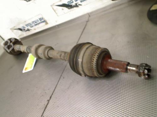 Used Right front driveshaft HYUNDAI i30 Estate (FD) 1.6 CRDi (116 hp) 30275008