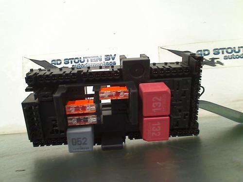 Used Fuse box MERCEDES-BENZ E-CLASS T-Model (S213) E 250 (213.245) (211 hp) 19285841