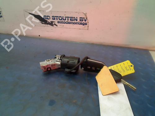 Used Ignition barrel PEUGEOT 208 I (CA_, CC_) 1.0 VTi (68 hp) 13571748