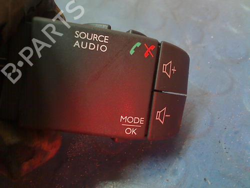 Steering wheel controls RENAULT CLIO IV (BH_) 1.5 dCi 90 | BP13713753E15 