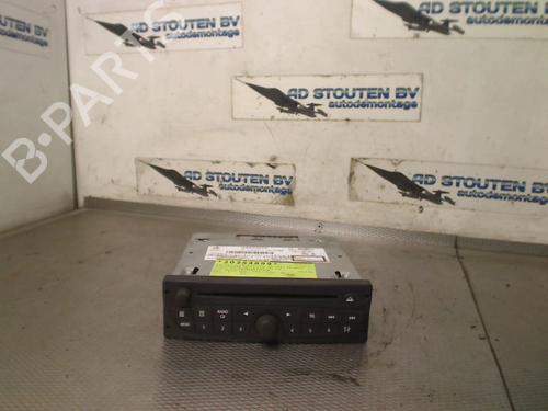 Used Radio RENAULT TRAFIC II Van (FL) 2.0 dCi 115 (FL01, FL0U, FL00, FL0H, FL0M) (114 hp) 30774452