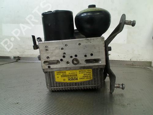 Used ABS pump ABS pump MERCEDES-BENZ E-CLASS (W211) E 270 CDI (211.016) (177 hp) 33840133 33840133