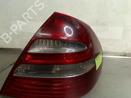 Højre baglygte Højre baglygte MERCEDES-BENZ E-CLASS (W211) E 270 CDI (211.016) (177 hp) 33840130 33840130