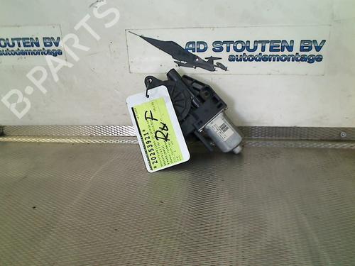 Rudehejsemotor bagstkærm højre VOLVO V70 III (135) 2.0 T (203 hp) 28118129