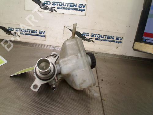 Used Brake master cylinder Brake master cylinder MERCEDES-BENZ C-CLASS T-Model (S205) C 350 e (205.247) (279 hp) 33976517 33976517