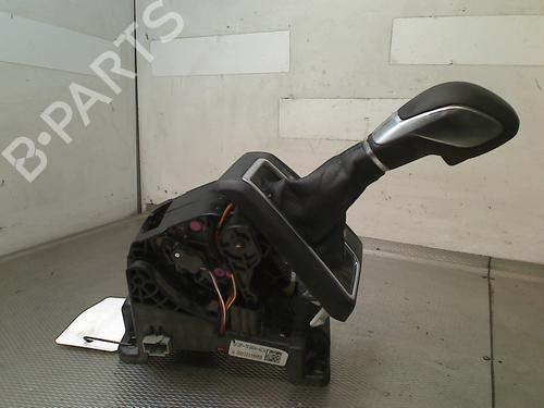 Used Shift knob VW TOURAN (1T3) 1.2 TSI (105 hp) 33037745