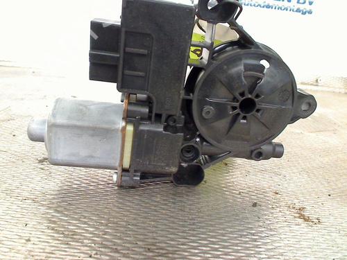 Vindusheismotor høyre bak VW GOLF SPORTSVAN VII (AM1, AN1) 1.4 TSI (125 hp) 30747722