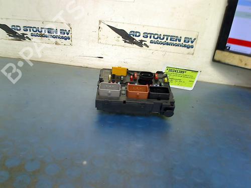 Used Fuse box PEUGEOT 207 CC (WD_) 1.6 16V Turbo (150 hp) 31039901