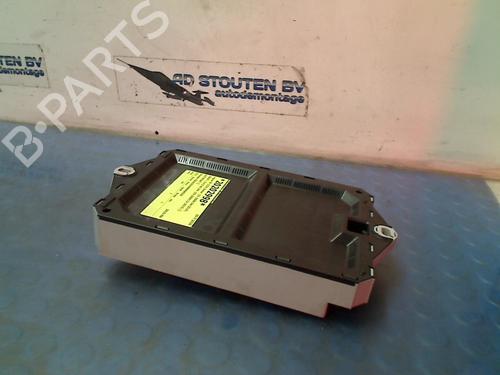 Used Fuse box JAGUAR XF I (X250) 3.0 D (241 hp) 13520318