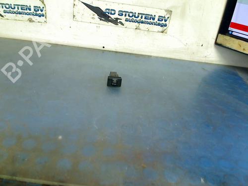 Used Switch TOYOTA AURIS (_E18_) 1.3 (NRE180_, NRE180R) (99 hp) 19503141