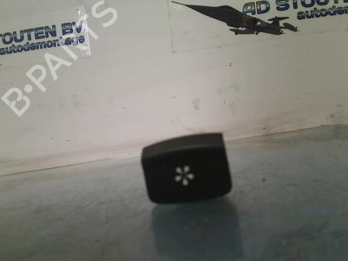 Used Switch RENAULT MEGANE IV Hatchback (B9A/M/N_) 1.8 Blue dCi 150 (B9A7) (150 hp) 13750740