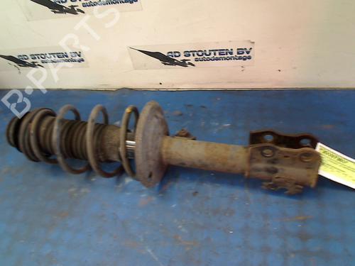 Used Right front shock absorber TOYOTA YARIS (_P13_) 1.0 (KSP130_, KSP130) (69 hp) 11323594