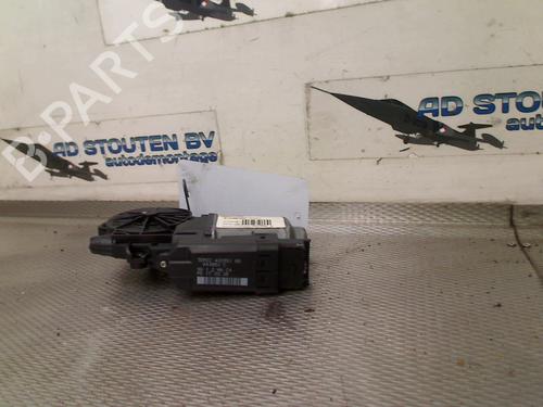 Portierruitmotor linksvoor KIA CEE'D SW (ED) 1.4 (109 hp) 28333501