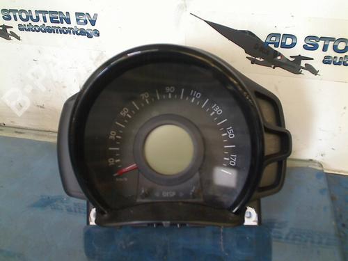 Used Instrument cluster Instrument cluster 13704937 13704937
