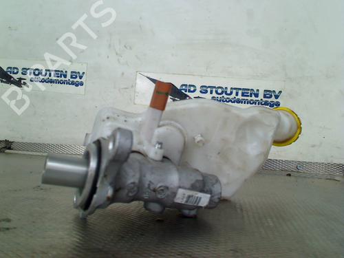 Brake master cylinder CITROËN C4 CACTUS 1.2 VTi 82 | BP30167651M77