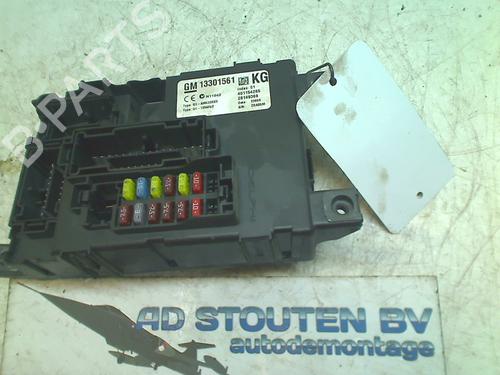 Sikringsdåse OPEL CORSA D (S07) 1.2 (L08, L68) (80 hp) 11316801