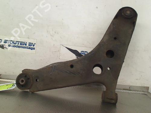 Høyre foran bærearm HYUNDAI i10 I (PA) 1.1 (67 hp) 31040048